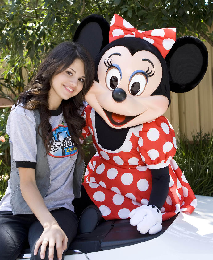 10 Girls That Strayed Far From Disney