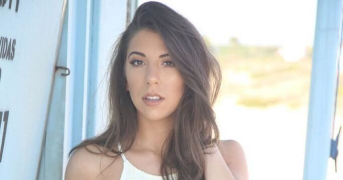 Most people consider this girl a BUTTER FACE. Do you agree? GirlsAskGuys