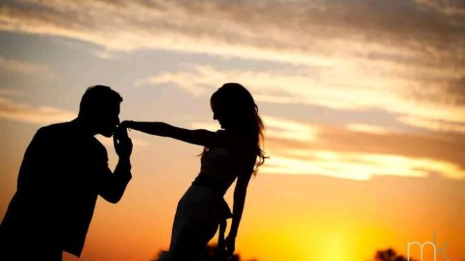 Subtle, weirdly adorable things guys do that girls can't get enough of