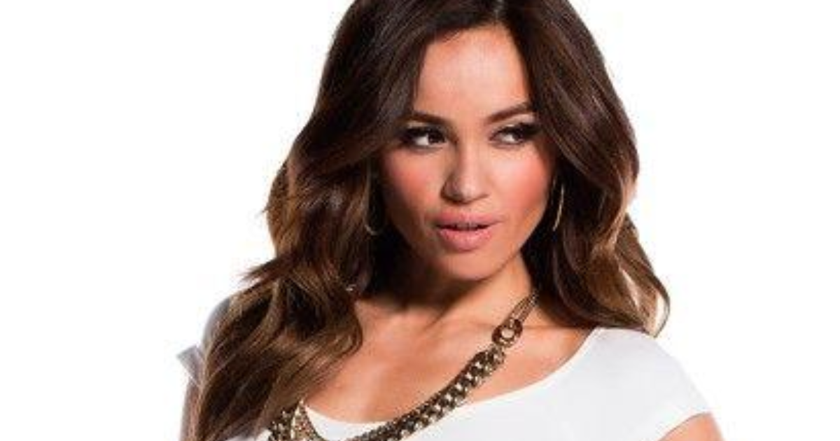 Tips and Best Examples For Spoon Body Shape Women Fashion - GirlsAskGuys