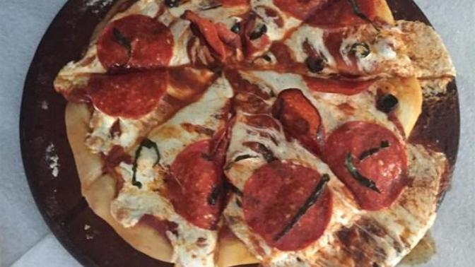 Homemade Pizza recipes: Make your own Pizza at home!