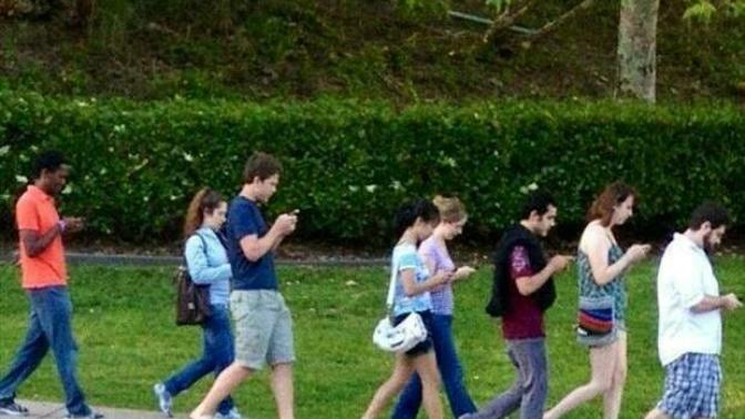 Put DOWN the phone: Is it that hard?