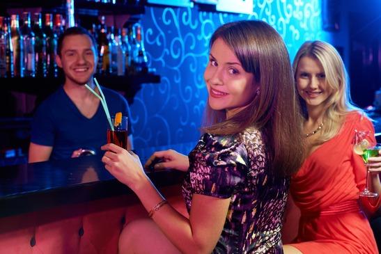 Why STRAIGHT guys should START going to GAY CLUBS 