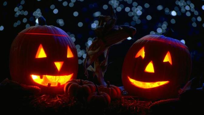 The Guide To a Perfect Halloween Party 🎃