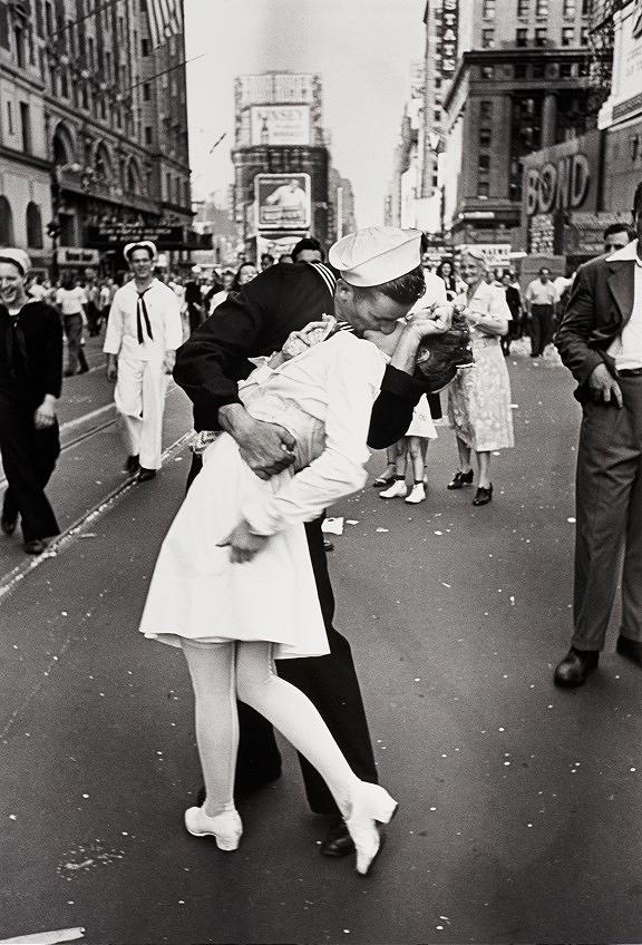Iconic Photographs from the 20th Century