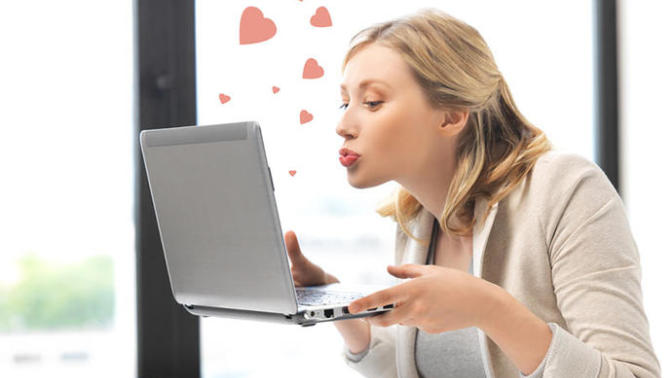 Pros and Cons of online dating