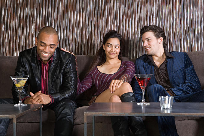 Five Signs A Girl Is Falling In Love With You In Your School