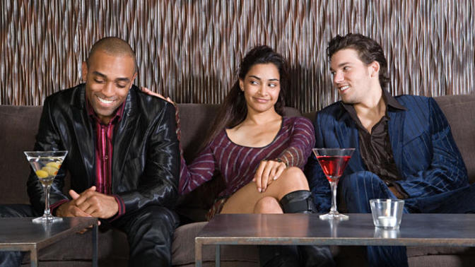 Five Signs A Girl Is Falling In Love With You In Your School