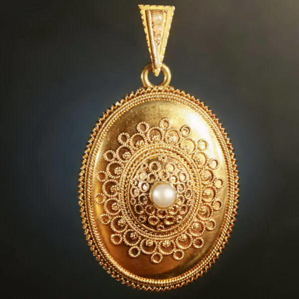 Best Jewelry Pieces To Give As Gifts This Holiday Season