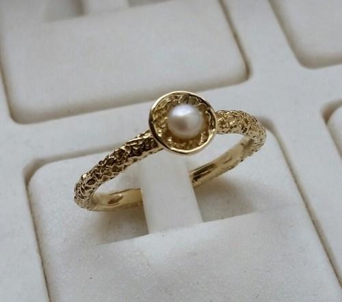 Best Jewelry Pieces To Give As Gifts This Holiday Season