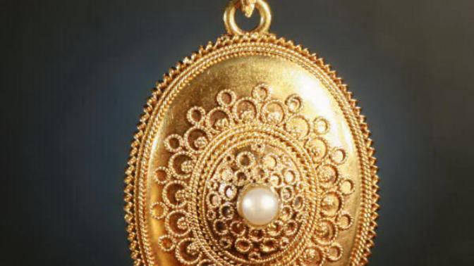 Best Jewelry Pieces To Give As Gifts This Holiday Season