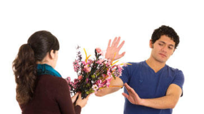 Signs that he does not want a relationship with you