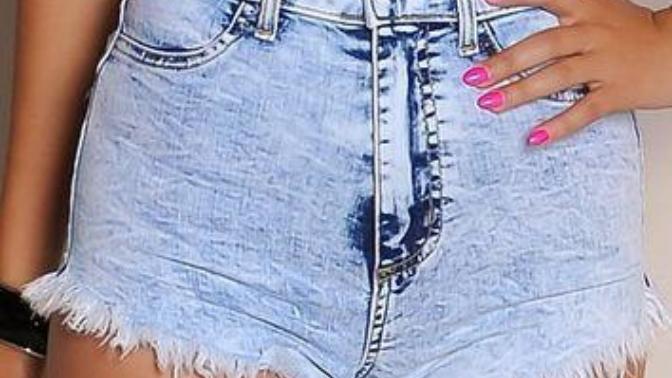Fashion Trends Girls Love That Guys Hate
