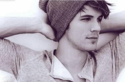 9 Sexy Things Men Do That Drive Women Wild