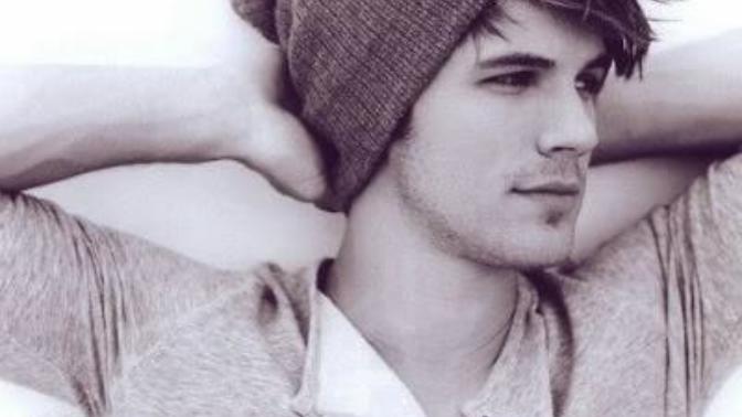 9 Sexy Things Men Do That Drive Women Wild