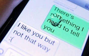 Ways to tell she's not into you.