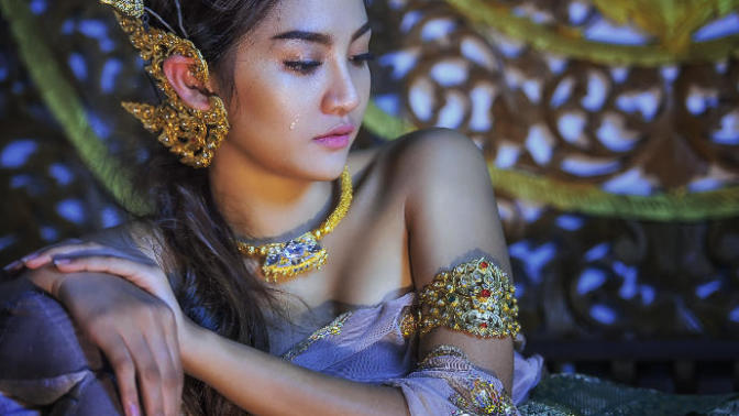 Why I think it's nuts to buy costume jewelry instead of the real thing