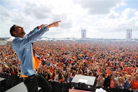 Reasons to Visit Amsterdam This Spring