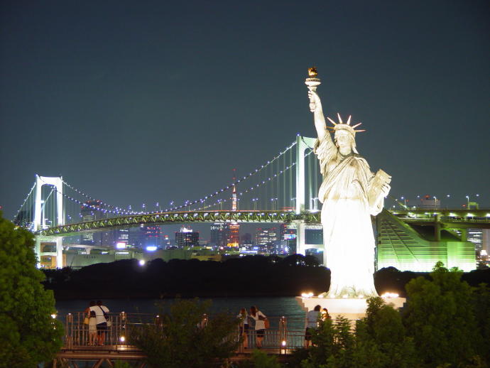 Want To See A Show? Pay A Visit To A New York Trainstation