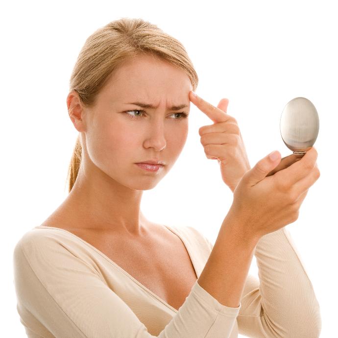 WHAT EVERY ACNE STRUGGLER SHOULD HAVE IN THEIR ARSENAL AND ON THEIR PLATE.