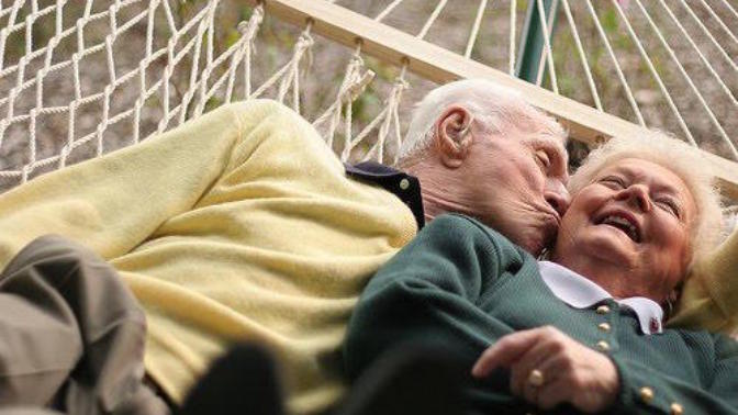 8 Simple Things Guys Do When They're in Love