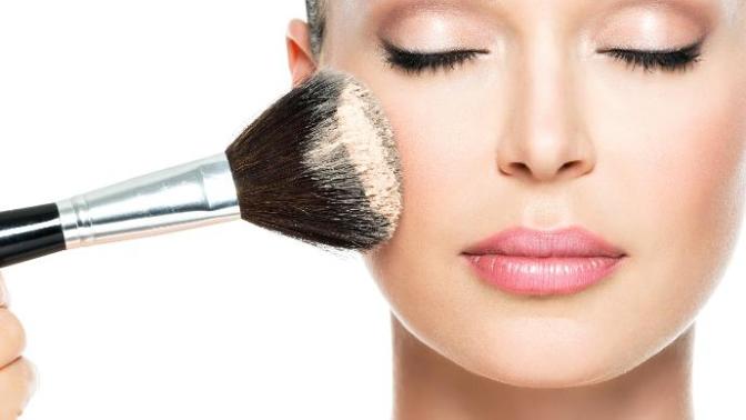 6 Reasons Why You Should Not Wear Make-Up