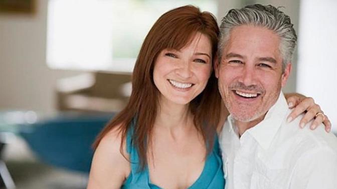 Examining the Pros and Cons of Dating a Much Older Man