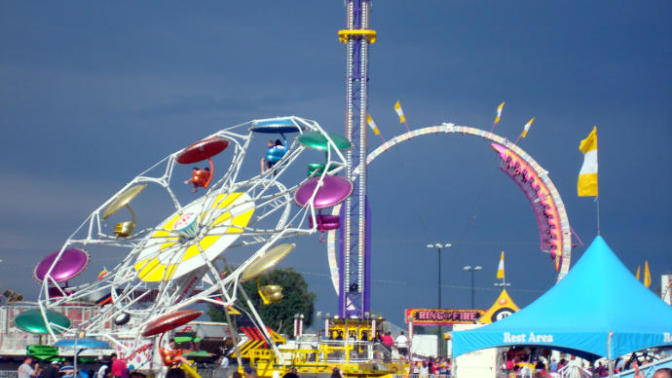 Fun Fair Foods: 10 Delectable Carnival Delicacies 🎢🎡