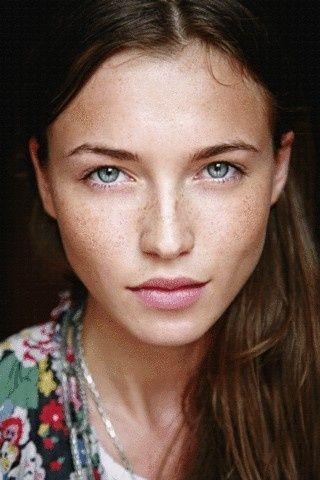 Women, Please Wear More Makeup.