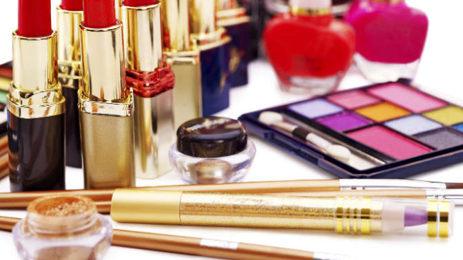 Makeup for Beginners: 10 Essential Products