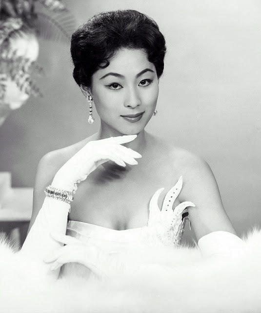 8 Bombshell Beauties in the 20th Century Not Named Marilyn Monroe