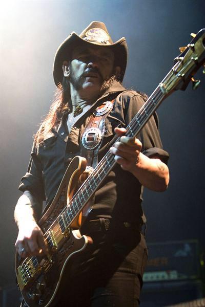 11 Celebrities Who Died Unexpectedly In Recent Years: 2009-2016: Part 2