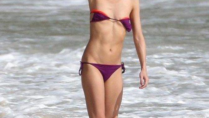 To The Petite, Flat-Chested Women: Yes, You're Sexy!