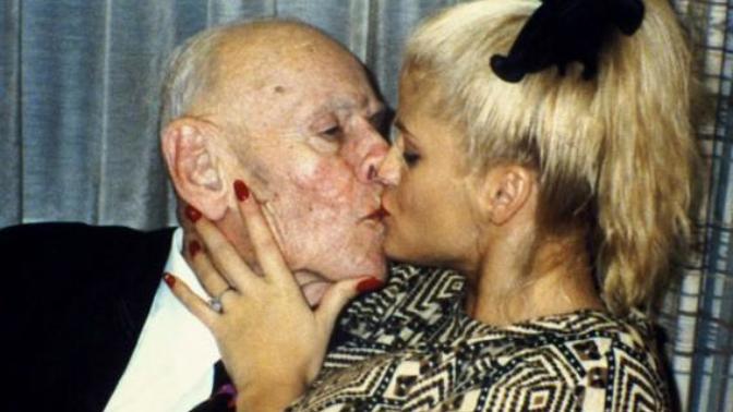 Why Prostitutes Are Better Than Gold Diggers and Yes, There's a Big Difference