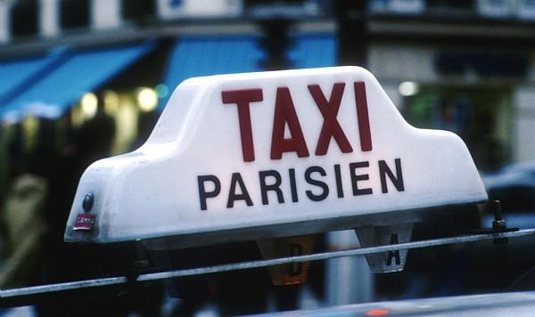 Around the World: 10 Dos & Dont's When Visiting France