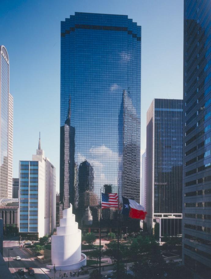 Developing: Bomb Threat in Dallas at the Thanksgiving Tower
