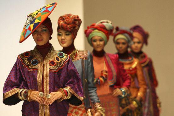 Why Racially Profiling Muslims is Obviously Racist and Won't Work, Anyway