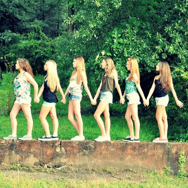 20 Group Photos You Should Try At Least Once