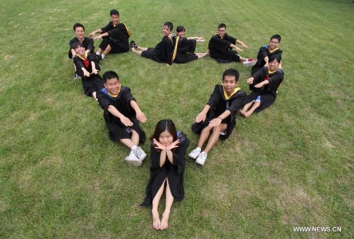 20 Group Photos You Should Try At Least Once