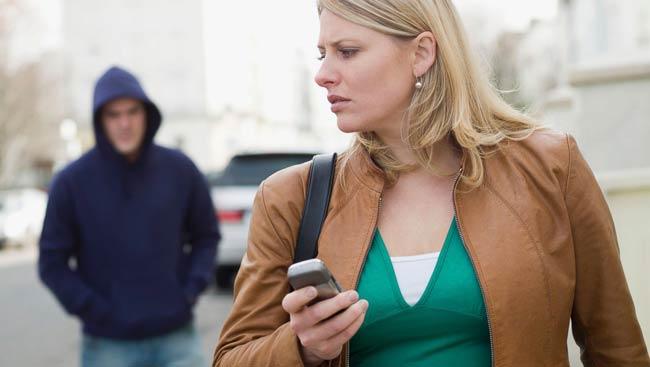 The 10 Rules For Hitting On Strange Women