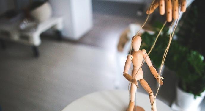 How it Really Feels Living with Overprotective and Controlling Parents