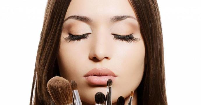 7 Reasons Why I Don't Wear A Lot Of Makeup