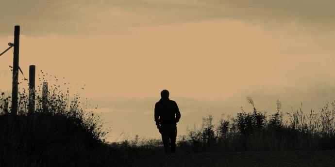 7 Ways to Console an Emotionally Distressed Person