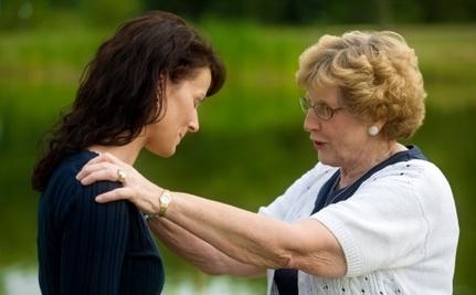 7 Ways to Console an Emotionally Distressed Person