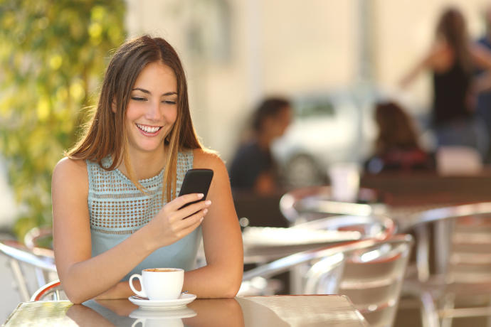 Why I Never, Ever Text Guys First