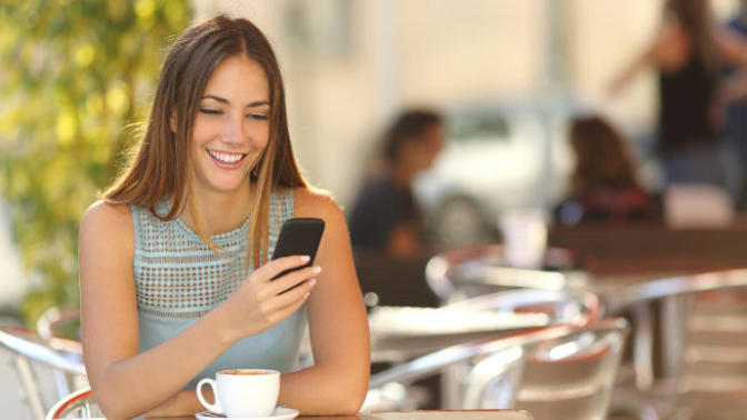 Why I Never, Ever Text Guys First