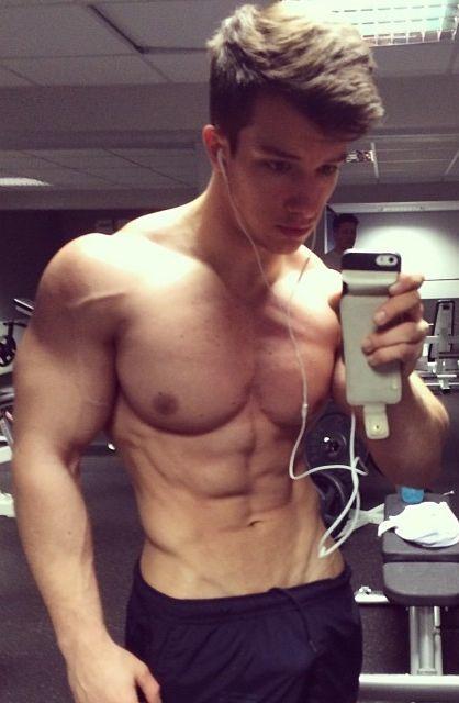 7 Reasons You Should Pump Some Iron