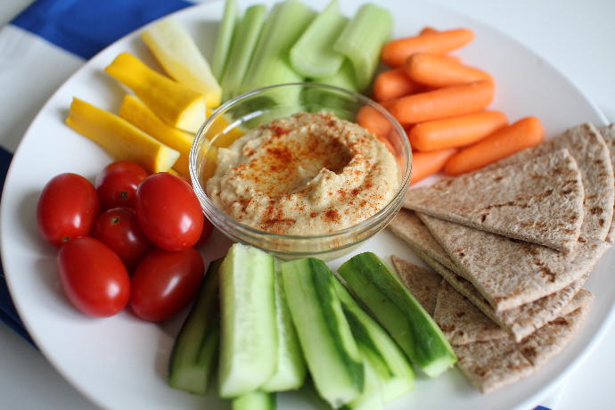 Healthy Snacks to Keep You on Track 👍