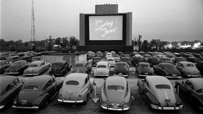 5 Reasons Why You Should Not Take Your Date To The Movies