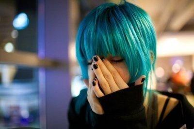 Hair and Nail Color Combinations: Which Are Ideal To Me, Which Are Not